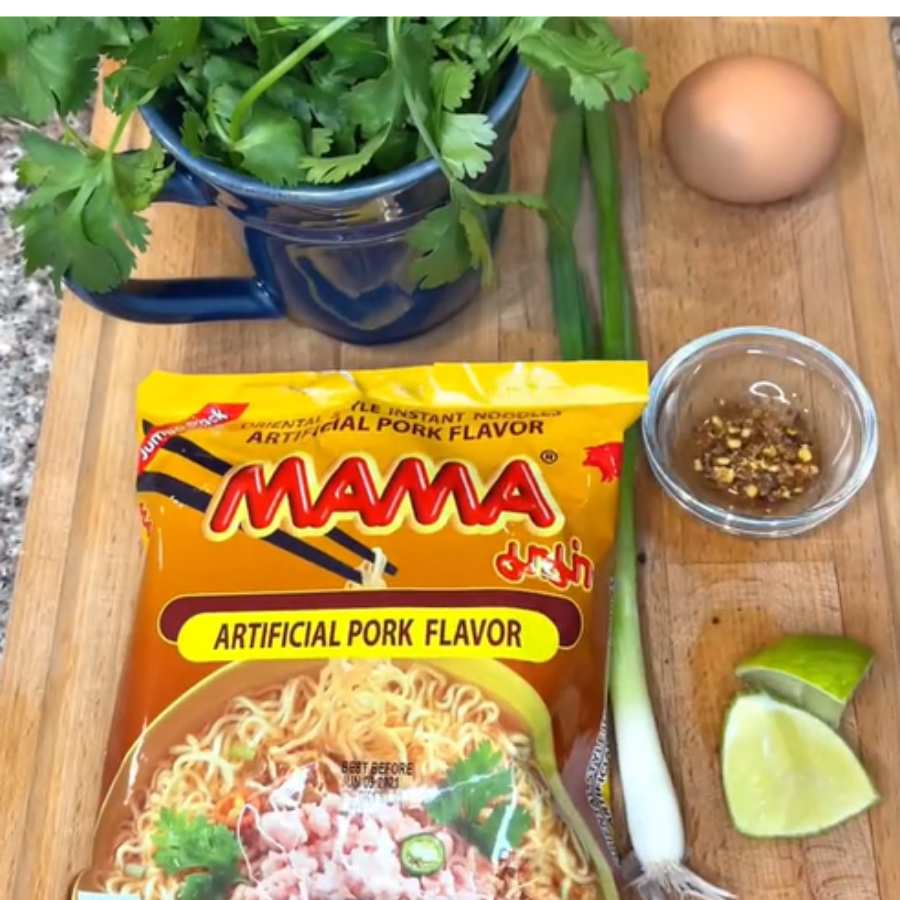 Mama Noodle Pork 90g (Mi Goi) - Image 2